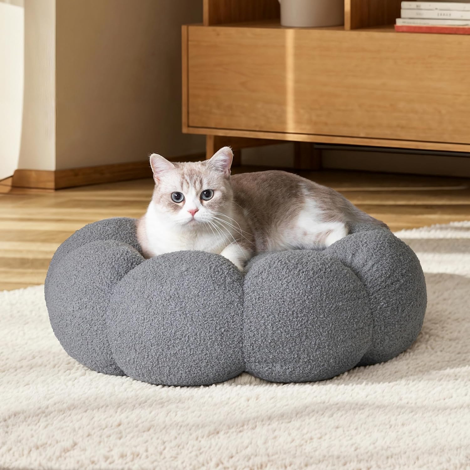 Calming Fluffy Flower Washable Pet Bed